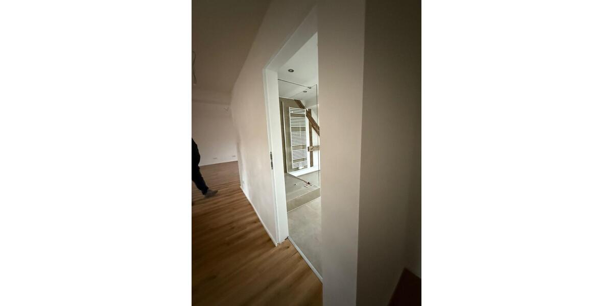 Helle Dachgeschosswohnung in Köln - Villenviertel - modernisiert 2 zimmer