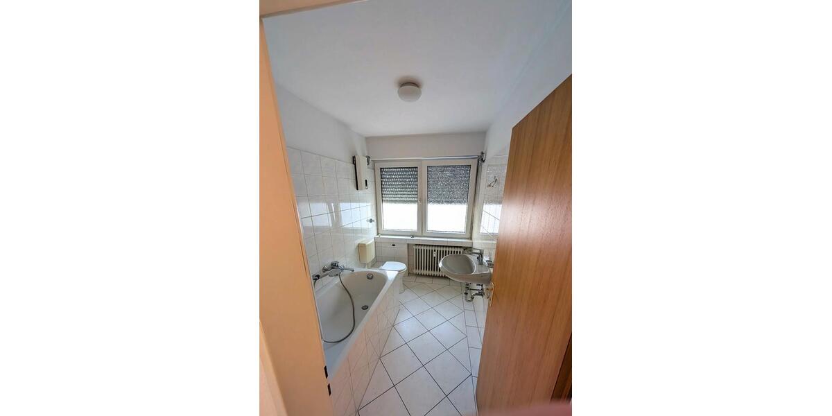 Dachgeschoßwohnung Köln Porz - 3 Zimmer, 80 m&sup2;, 1.200&euro; | Angebot:27621872