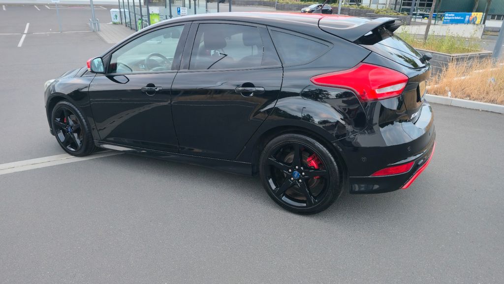 Ford Focus 175.497 km 5.499 &euro; BONN 53227