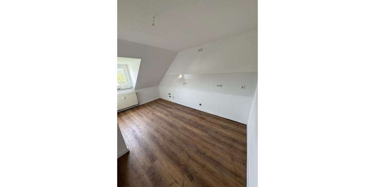 Etagenwohnung Solingen Mitte - 4 Zimmer, 80 m&sup2;, 720&euro; | Angebot:26269948