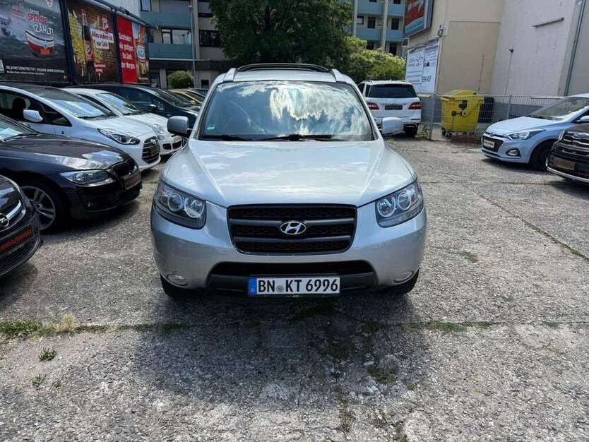 Hyundai SANTA FE 270.000 km 5.990 € Bonn 53123