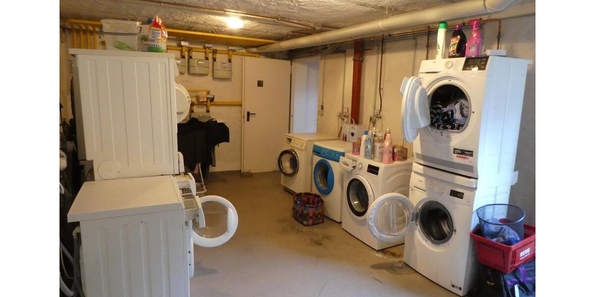 Dachgeschoßwohnung Bonn Poppelsdorf - 3.5 Zimmer, 77 m&sup2;, 850&euro; | Angebot:25991585