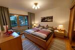Von PRIVAT! Hell, ruhig, gepflegt, 4ZKDB, WC, SW-Balkon, 85qm!