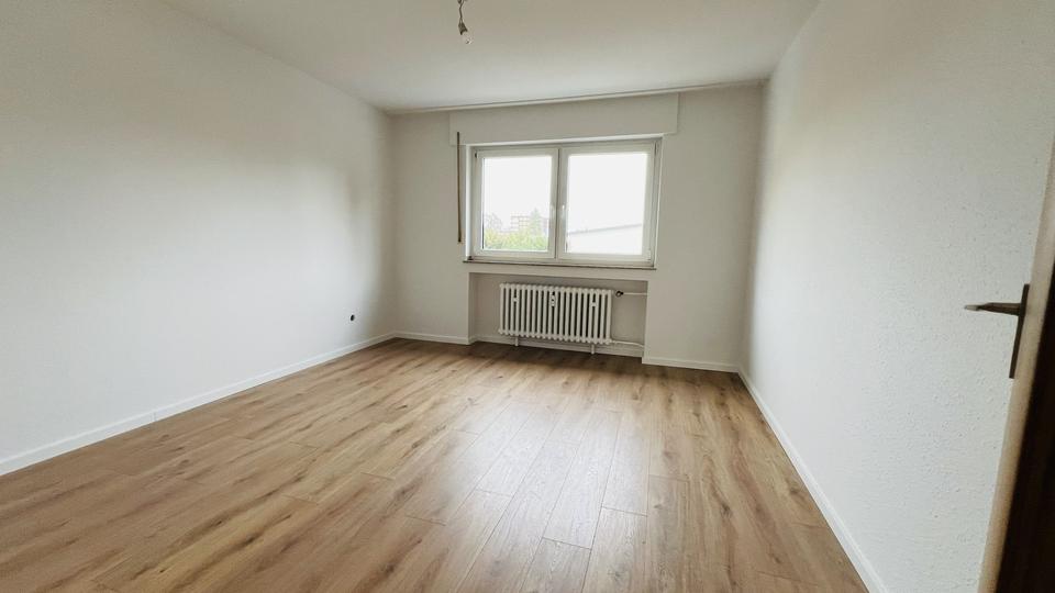 Etagenwohnung Köln Heimersdorf - 3 Zimmer, 81 m&sup2;, 1.150&euro; | Angebot:24742311