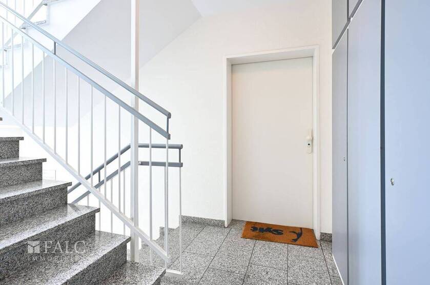 Seltenheitswert, Etagenwohnung mit Tiefgaragenstellplatz in Köln Bayenthal!