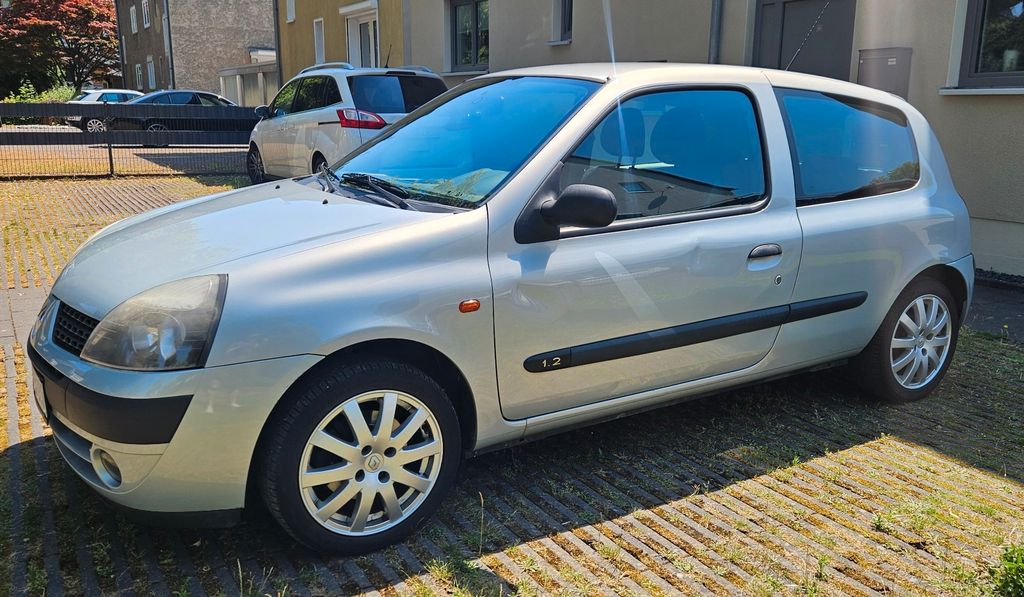 Renault Clio 81.000 km 1.600 &euro; Leverkusen 51373
