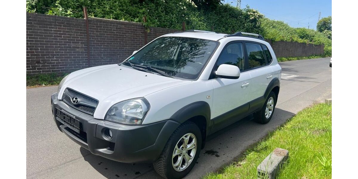 Hyundai TUCSON 191.000 km 3.200 &euro; Köln 50739