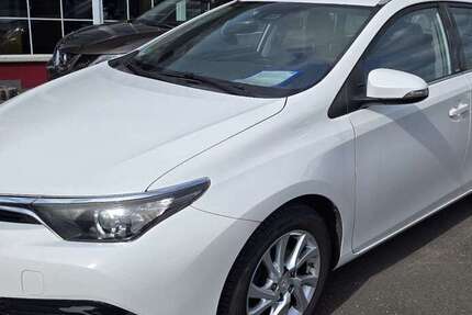 Toyota Auris 177.737 km 8.980 &euro; Solingen 42659