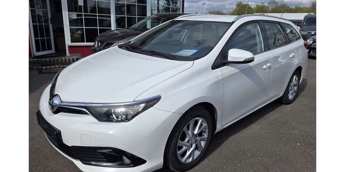 Toyota Auris 177.737 km 8.980 &euro; Solingen 42659
