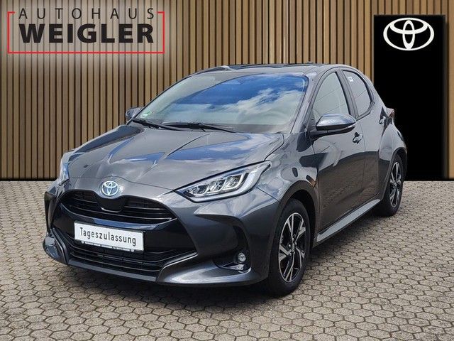 Toyota Yaris 1.100 km 24.990 &euro; Leverkusen 51381
