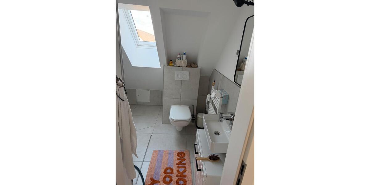 Dachgeschoßwohnung Köln Kalk - 1.5 Zimmer, 35 m&sup2;, 600&euro; | Angebot:27596752