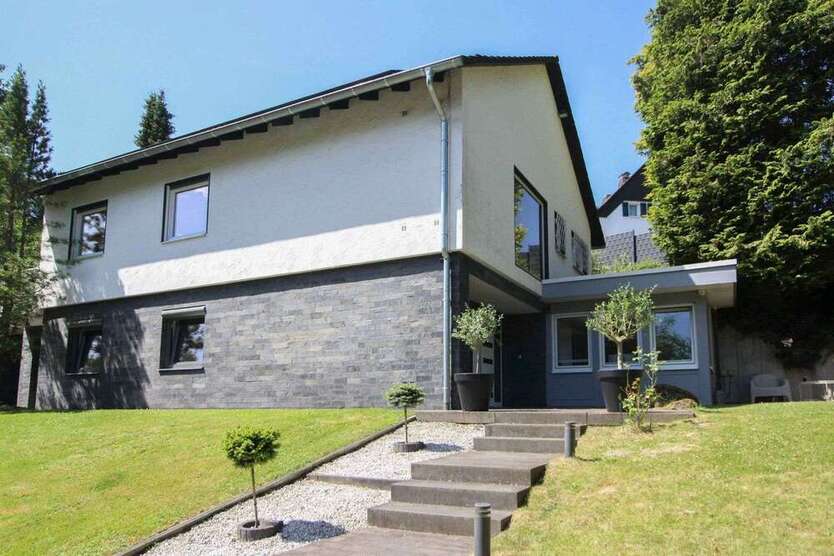 Haus zum Kaufen in Hennef (Sieg) 689.000 € 172 m²