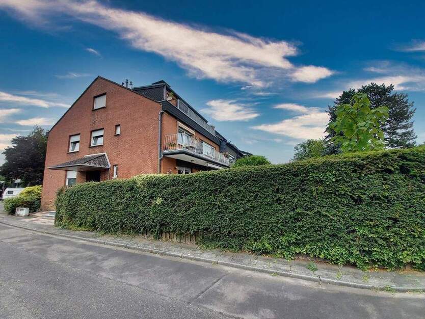 CITYHOUSE: Mehrfamilienhaus solide vermietet mit großem Garten, Keller, Stellplatz und Garage 9 zimmer