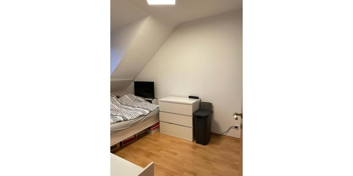 Dachgeschoßwohnung Köln Kalk - 2 Zimmer, 33 m&sup2;, 725&euro; | Angebot:26262906