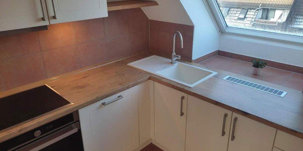 2-Zimmer-Wohnung mit Dachterrasse, EBK, saniertem Bad und TG im beliebten Österreichviertel 2 zimmer