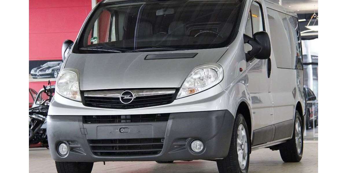 Opel Vivaro 83.000 km 14.850 € Köln 50739