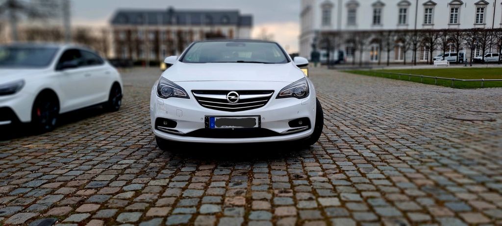 Opel Cascada 96.576 km 12.600 &euro; Köln 50733