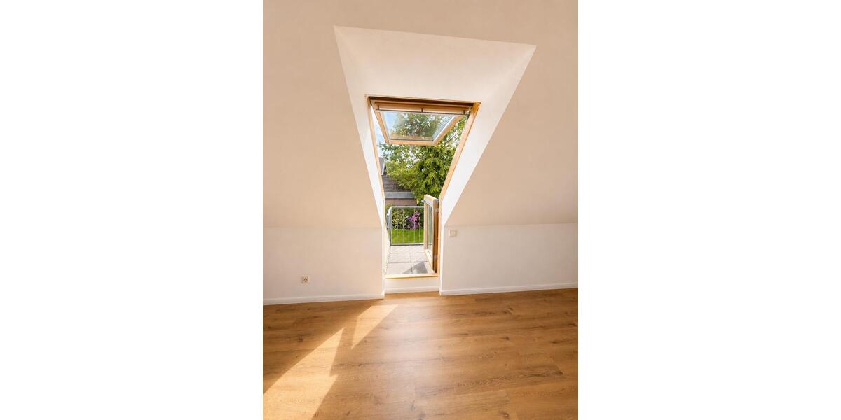 Dachgeschoßwohnung Bonn Friesdorf - 2 Zimmer, 73 m&sup2;, 850&euro; | Angebot:26677977