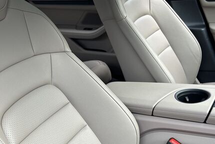 Porsche Taycan 5.860 km 75.790 € Frechen (bei Köln) 50226