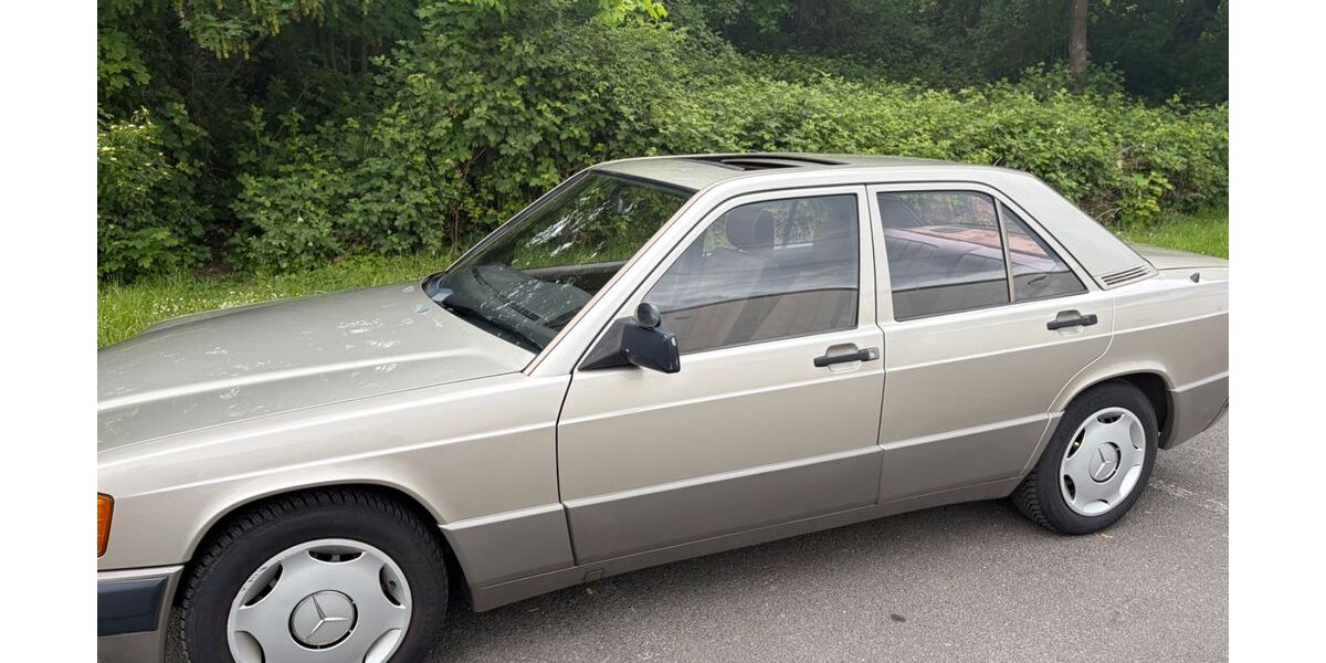 Mercedes-Benz 190 211.000 km 5.990 &euro; Bonn 53177