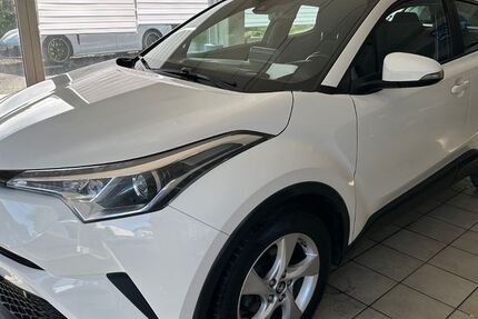 Toyota C-HR 81.000 km 15.900 € Bonn 53119