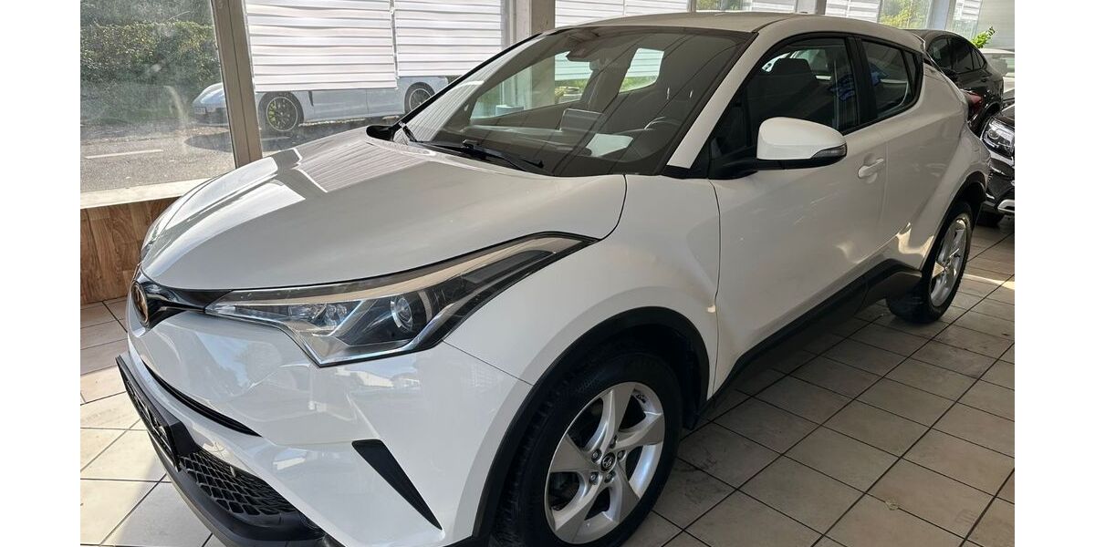 Toyota C-HR 81.000 km 15.900 € Bonn 53119