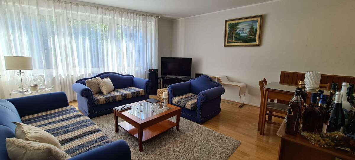 Wohnung zum Kaufen in Düsseldorf 645.000 € 219.29 m² 8 zimmer