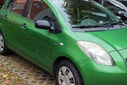 Toyota Yaris 254.000 km 2.590 &euro; Köln 51063