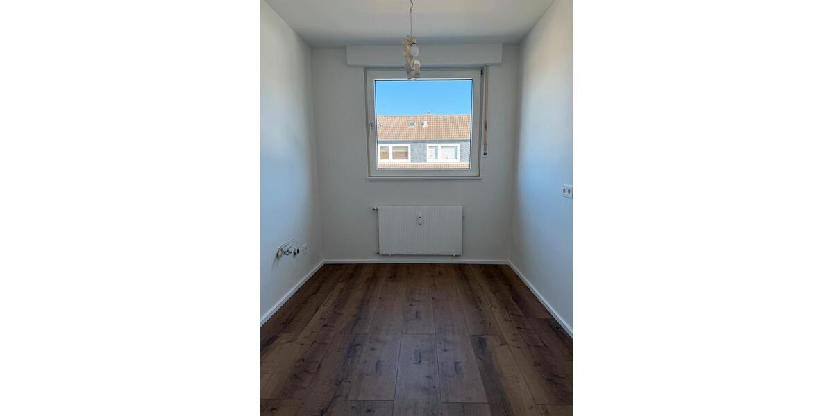 Dachgeschoßwohnung Langenfeld (Rheinland) - 3 Zimmer, 87 m&sup2;, 1.200&euro; | Angebot:26301690