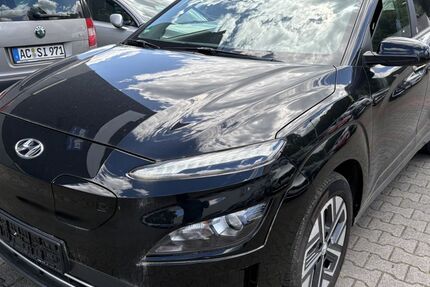 Hyundai KONA 33.542 km 18.850 &euro; Bonn 53227