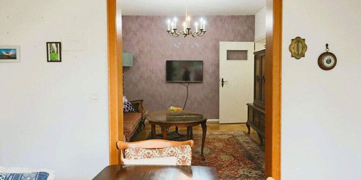 ***** 3-Familienhaus + zusätzlicher Bebauungsmöglichkeit - Erschließung aus Sackgasse***** 9 zimmer