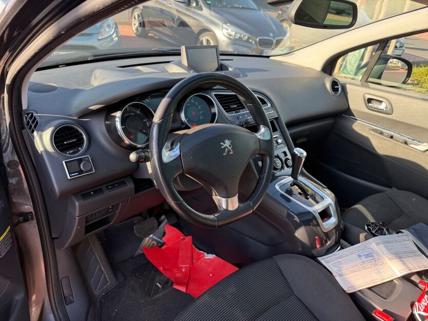 Peugeot 5008 170.680 km 8.499 € Grevenbroich 41515
