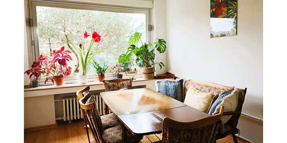 ***** 3-Familienhaus + zusätzlicher Bebauungsmöglichkeit - Erschließung aus Sackgasse***** 9 zimmer