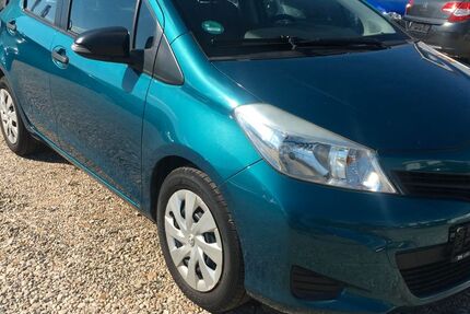 Toyota Yaris 120.000 km 4.799 &euro; Bonn 53227