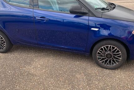 Lancia Ypsilon 98.314 km 4.300 &euro; Köln 50767