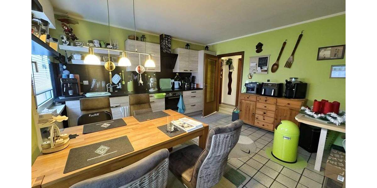 Etagenwohnung Wermelskirchen - 3 Zimmer, 95 m&sup2;, 245.000&euro; | Angebot:25744256