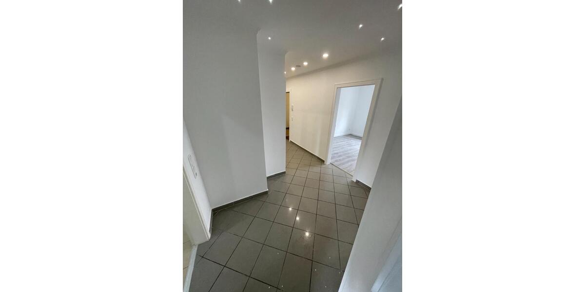Hochparterre Köln Ehrenfeld - 3 Zimmer, 81 m&sup2;, 1.800&euro; | Angebot:27627043