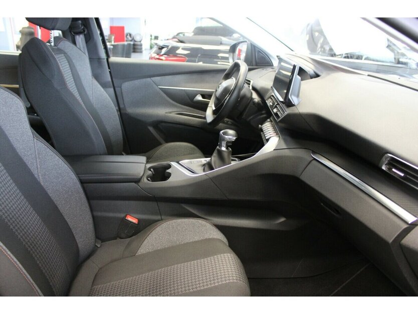 Peugeot 5008 BlueHDi Active Pack - 7 Sitzer - 27.732 km 22.980 € Euskirchen 53881
