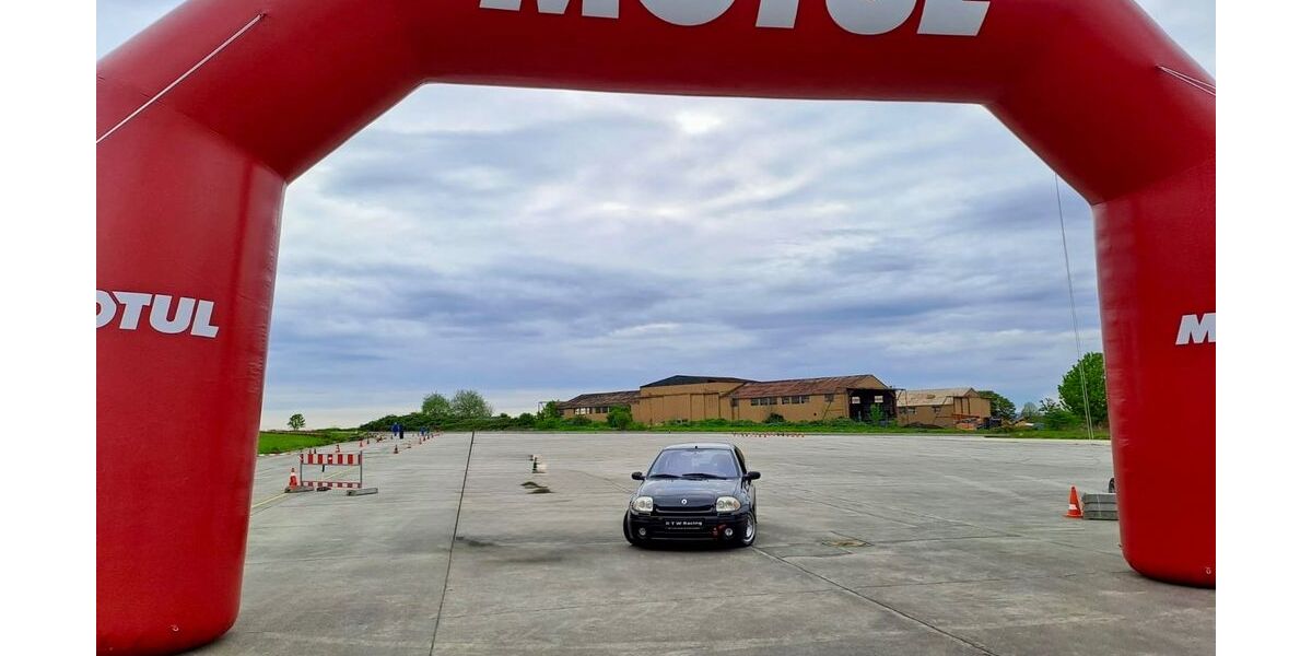 Renault Clio 164.000 km 5.500 &euro; Köln 51067