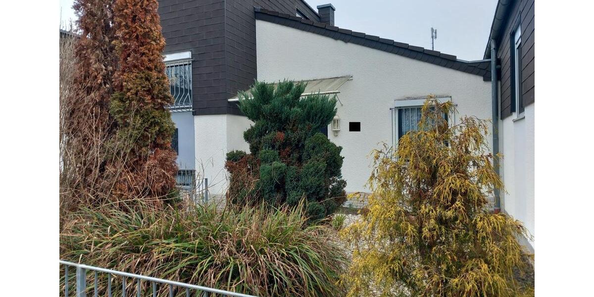 Reihenhaus Bonn Tannenbusch - 3 Zimmer, 110 m&sup2;, 425.000&euro; | Angebot:26993911