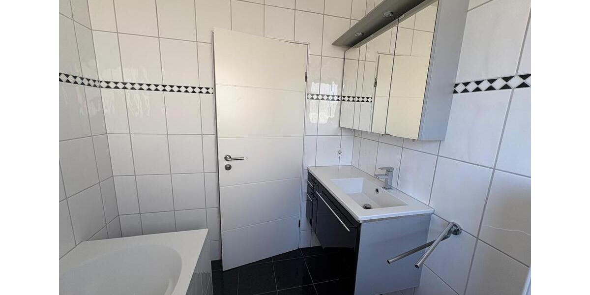 Etagenwohnung Langenfeld (Rheinland) - 3 Zimmer, 84 m&sup2;, 329.000&euro; | Angebot:27624230