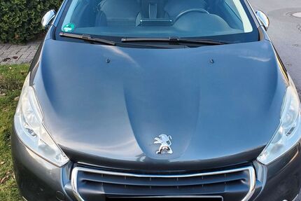 Peugeot 208 61.200 km 4.590 &euro; Langenfeld 40764