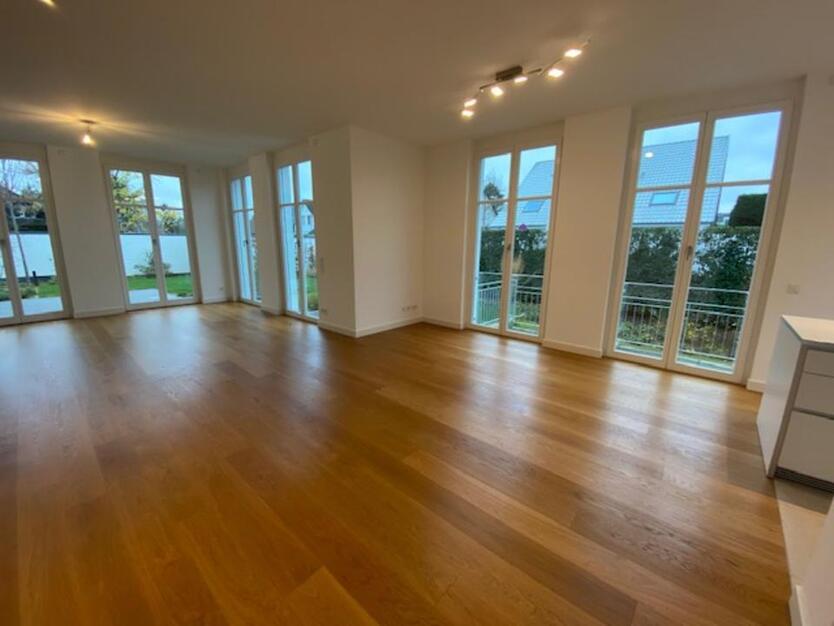 HAUS WITTLAER - KAMIN - OFFENE EINBAUKÜCHE - PARKETT - GARTEN - HOHE DECKEN - FEINPUTZ zimmer