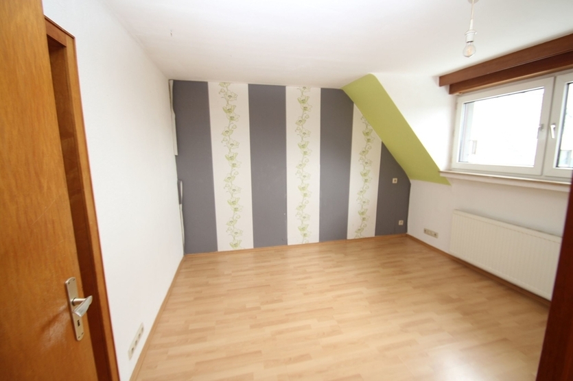 Stilvoll wohnen auf zwei Etagen – Maisonette-Wohnung mit 6 Zimmern, 2 Balkonen und Wintergarten in Hürth-Gleuel!