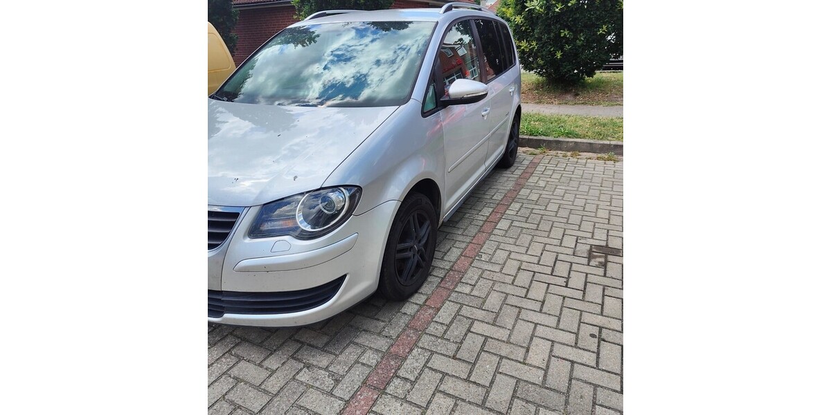 VW Touran 277.000 km 4.750 € Loecknitz 