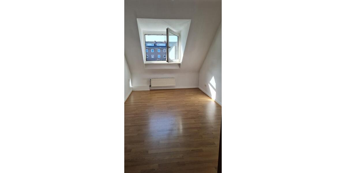 Dachgeschoßwohnung Bonn - 2 Zimmer, 40 m&sup2;, 520&euro; | Angebot:25340764