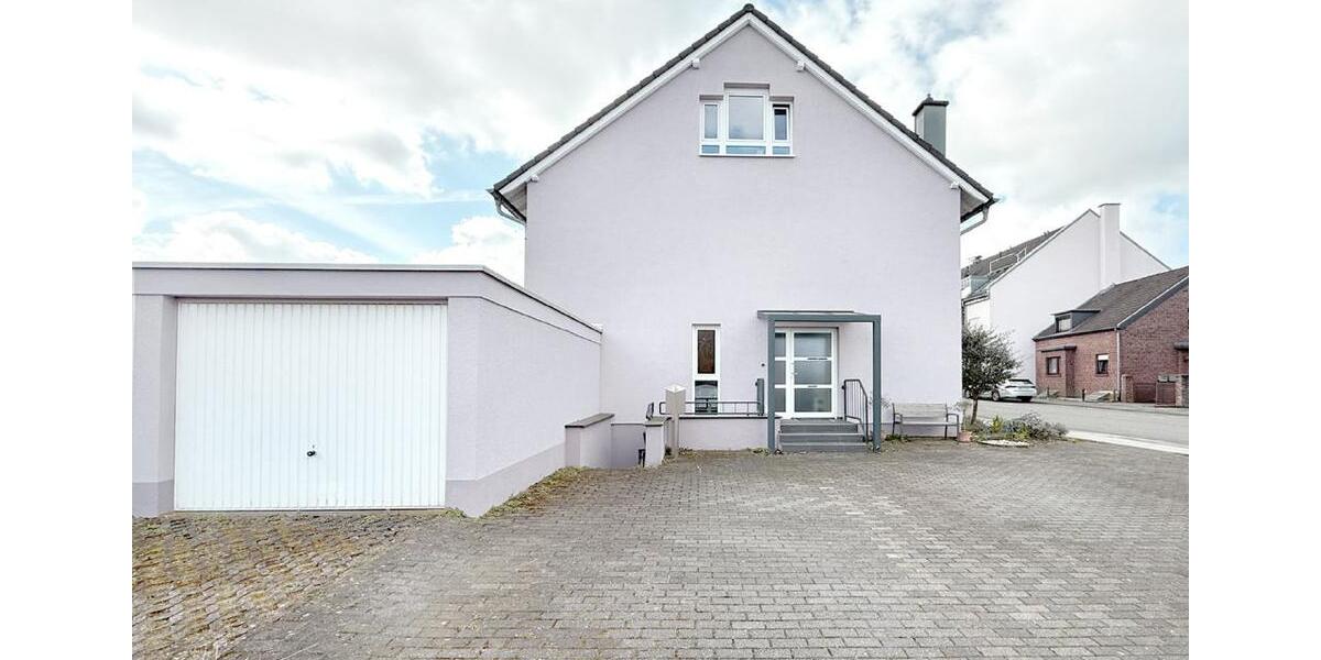 Reihenhaus Frechen - 5 Zimmer, 154 m&sup2;, 2.650&euro; | Angebot:26060513