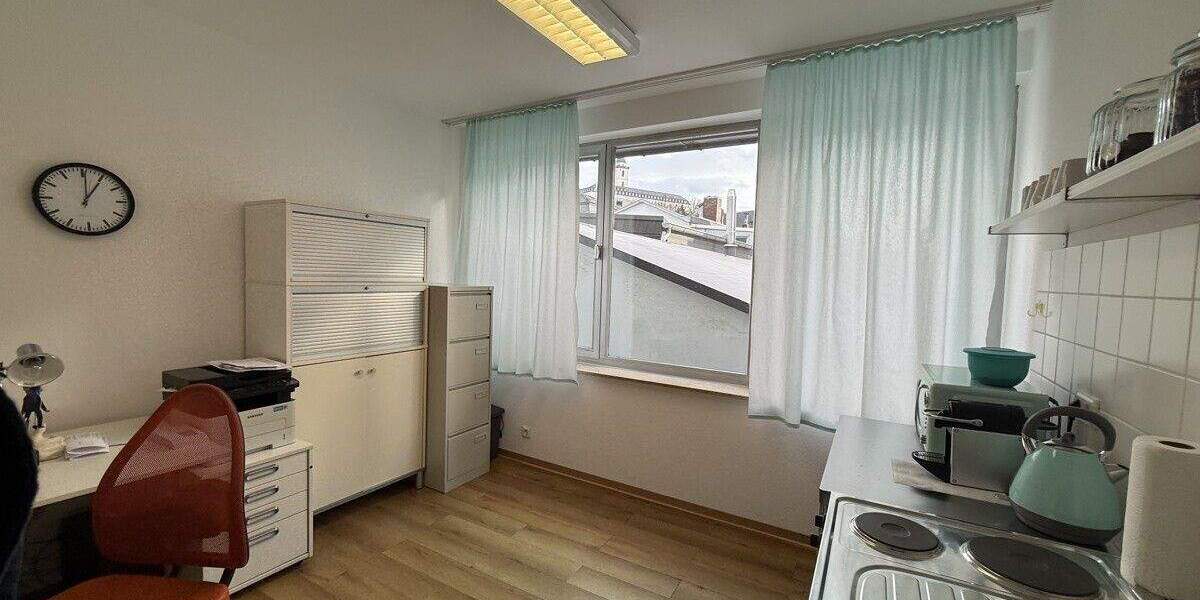 Gewerbeobjekt Siegburg - 4 Zimmer, 104 m&sup2;, 1.300&euro; | Angebot:25278666