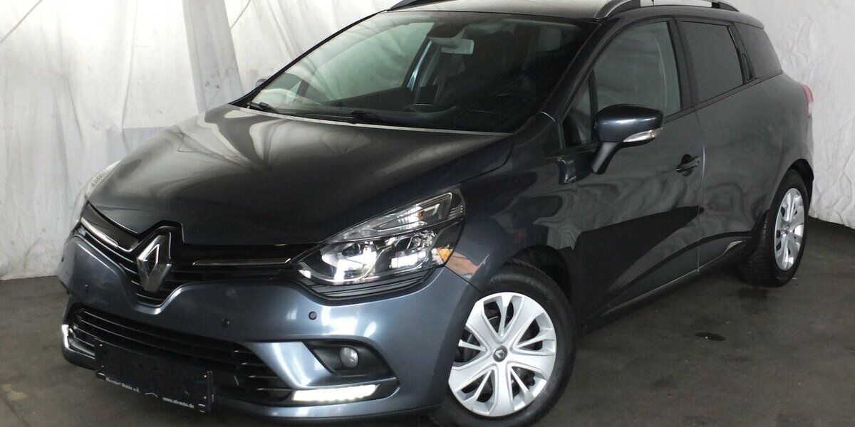 Renault Clio BLACK WEEK 25: EXPRESSION NAVI PARCTRONIC STA 118.021 km 7.904 € Köln 50858