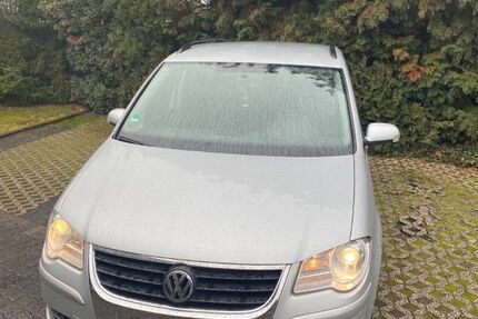 VW Touran 236.000 km 3.990 &euro; Bonn 53227